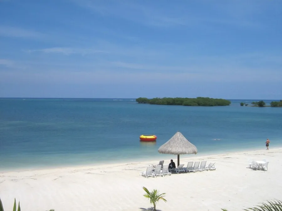 Turquoise Bay, Roatan, Honduras